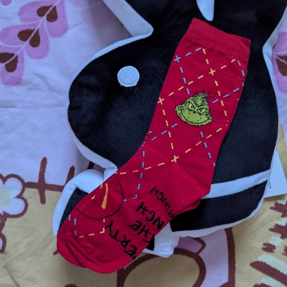Mcdonald's The Grinch Red Socks - Picture 3 of 4